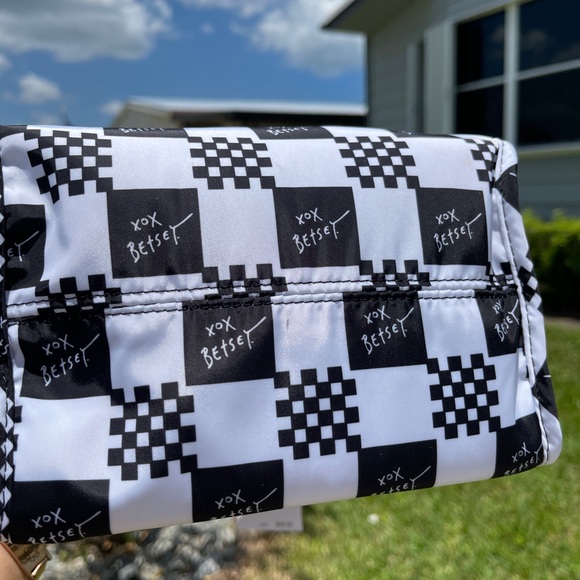 BETSEY JOHNSON Insulated Lunch Tote Checkered Design - Picture 4 of 13